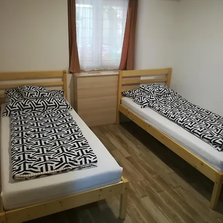 Voeroes Macska Vendeghaz 3* Szentkiralyszabadja