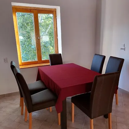 Guest house Voeroes Macska Vendeghaz