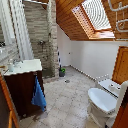 Guest house Voeroes Macska Vendeghaz *