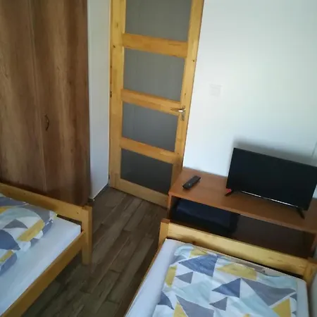 Voeroes Macska Vendeghaz 3* Szentkiralyszabadja