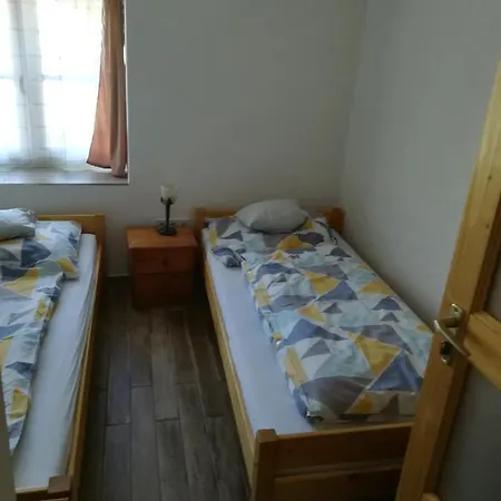 Guest house Voeroes Macska Vendeghaz