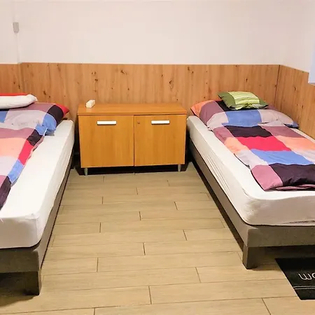 Voeroes Macska Vendeghaz Πανσιόν 3*