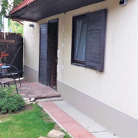 Voeroes Macska Vendeghaz Guest house Szentkiralyszabadja