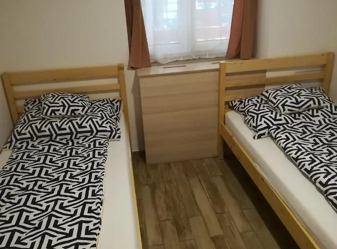 Pensionat Voeroes Macska Vendeghaz 3*