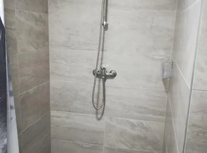 בית הארחה Voeroes Macska Vendeghaz