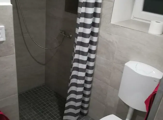 בית הארחה Voeroes Macska Vendeghaz Szentkirályszabadja