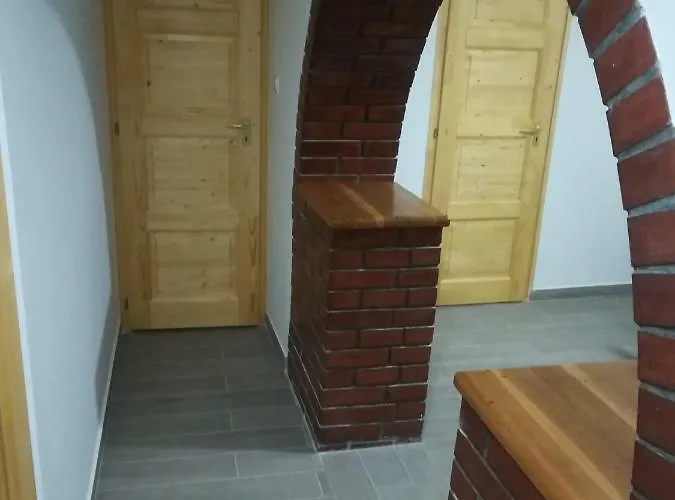 Voeroes Macska Vendeghaz Szentkirályszabadja